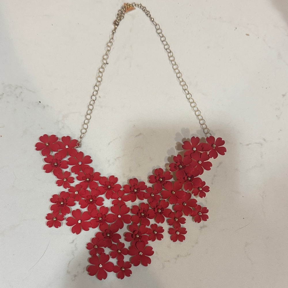 Chic Red Floral Necklace